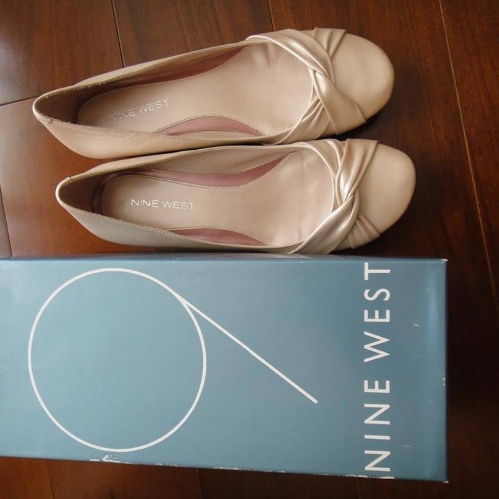 NEW Nine West Light Pink Women Size 5.5
